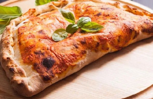35.Calzone Pizza